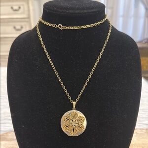 Vintage Silver Gold Floral Flower France Fragrance Pompadour Pendant Necklace
